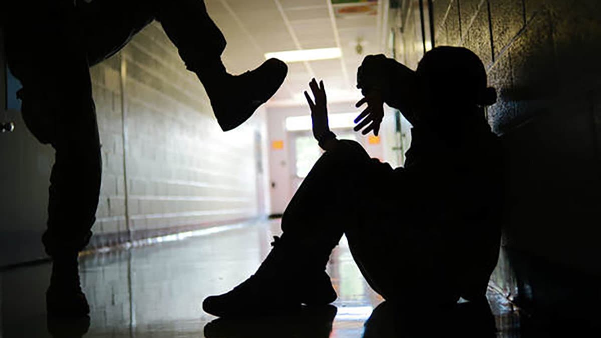 Aggredito studente alla scuola media di Corigliano. Sporta denuncia