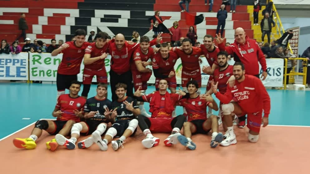 Corigliano Volley inarrestabile: netto 3-0 al Papiro Fiumefreddo davanti a 750 tifosi