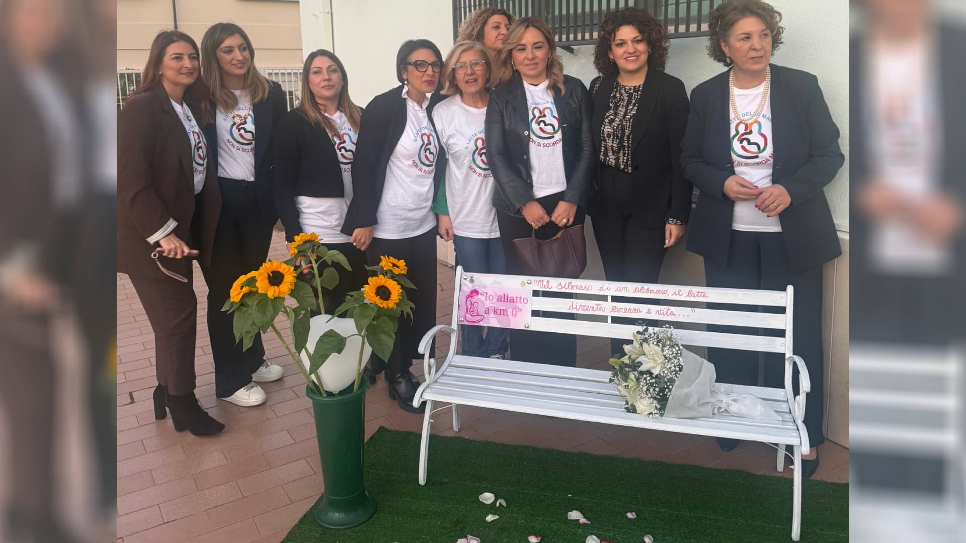 Crosia dona la “panchina dell’allattamento”: un simbolo per sostenere mamme e comunità