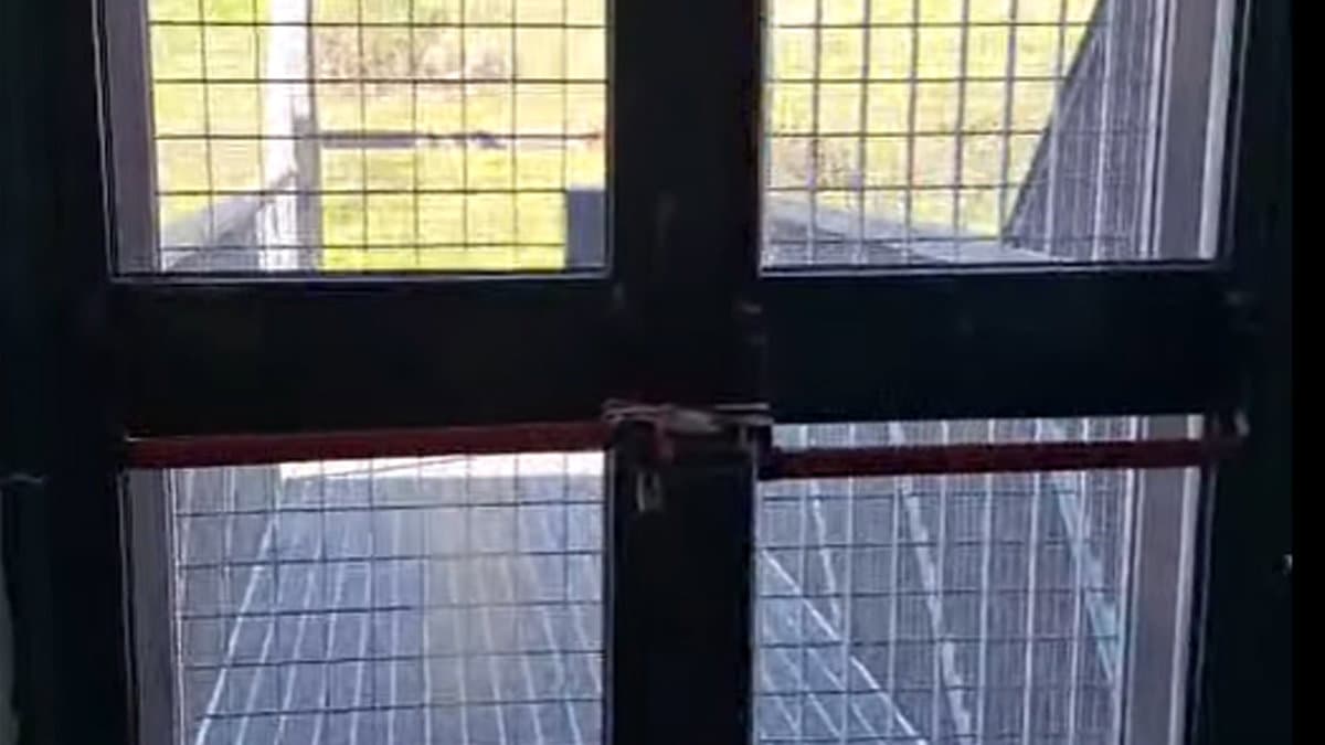 Co-Ro, scuola “Madonna della Catena”: l'uscita di sicurezza è ancora inagibile