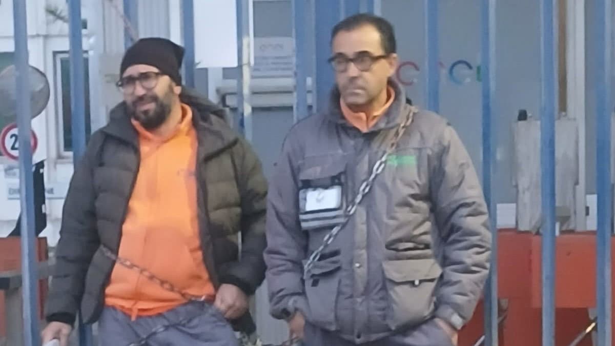 Revocato il taglio delle ore: sciolto il sit-in ai cancelli della Centrale Enel