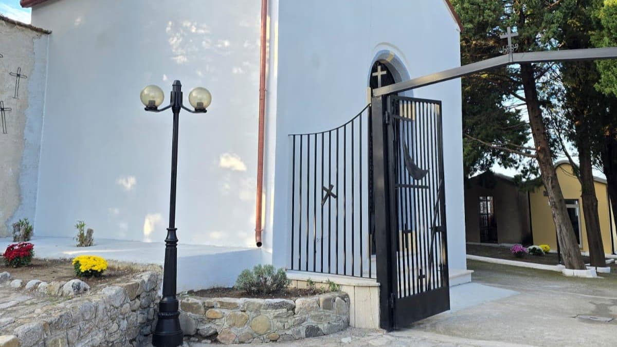 Pietrapaola, completato il restauro e la messa in sicurezza della cappella cimiteriale
