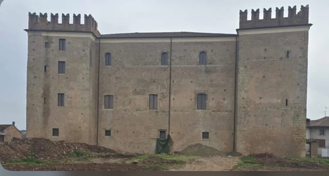 San Lorenzo del Vallo, polemica sul Castello Alarcón: «Un buco nelle mura, una ferita alla storia»