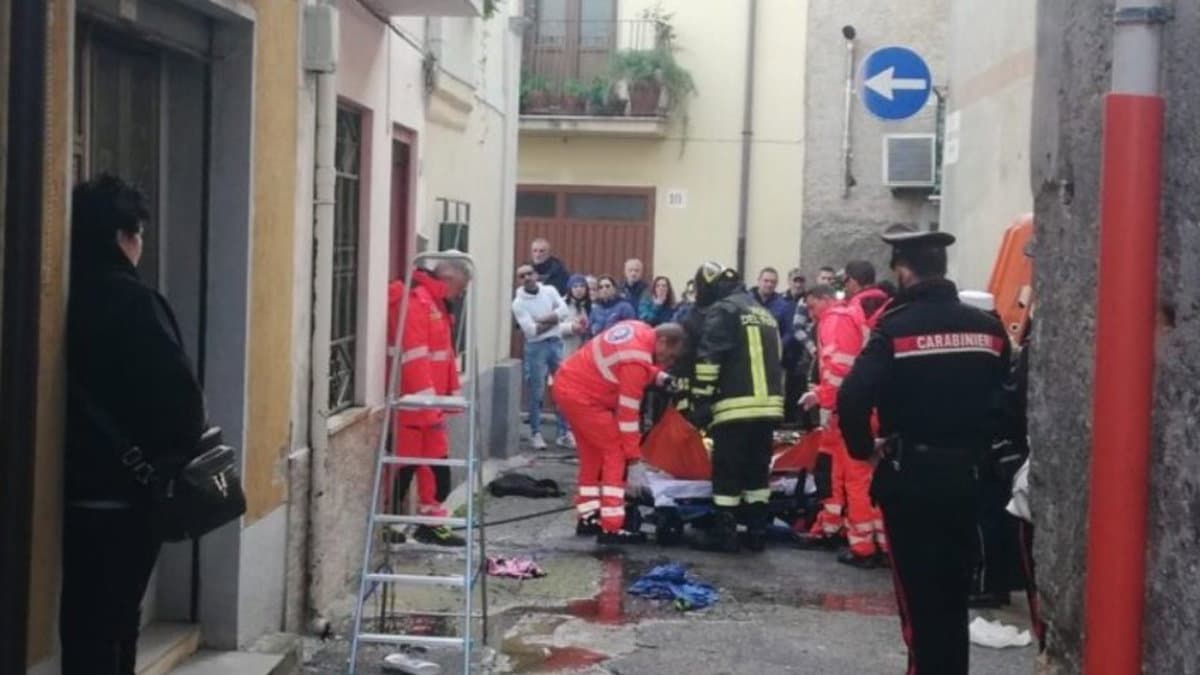 Castrovillari, incendio in casa: giovane gravemente ustionato