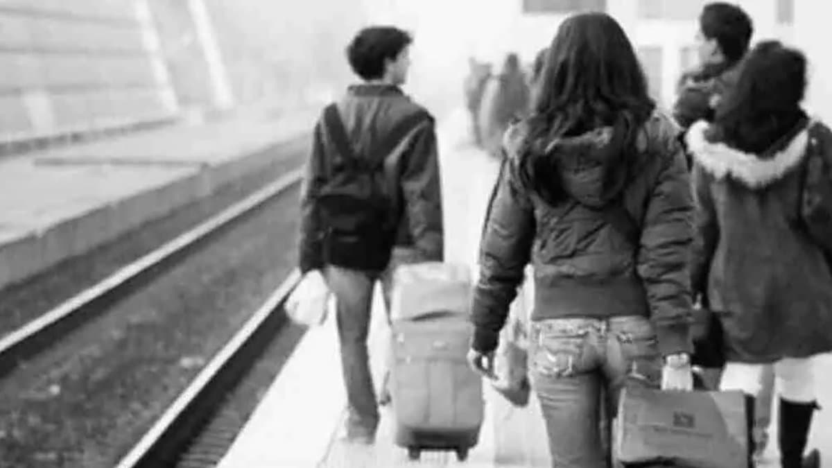 Caro trasporti, Rifondazione Alto Jonio: «Una vergogna assoluta e scandalosa»