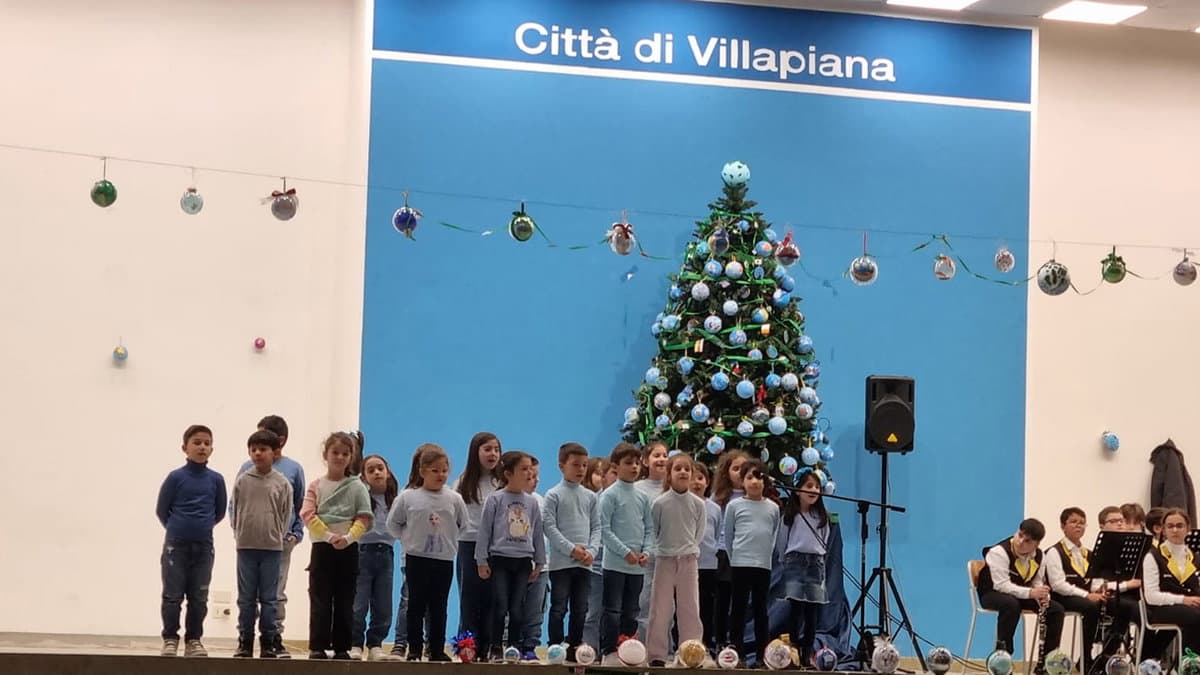 Villapiana, grandi emozioni alla recita di Natale dell’Istituto Comprensivo “Giovanni Pascoli”