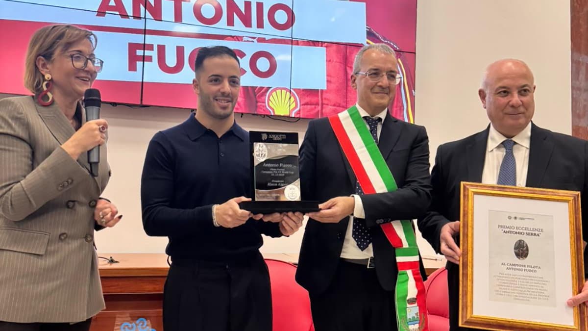 Il pilota Fuoco riceve il Premio Nazionale "Antonio Serra"