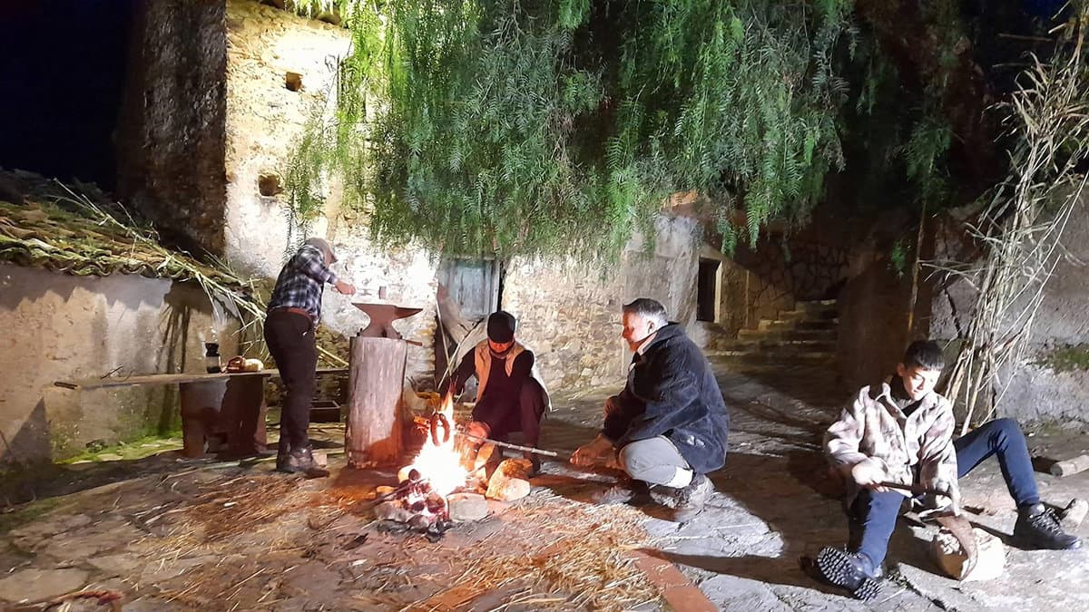 Caloveto, successo di pubblico per il presepe vivente: il borgo si anima nel giorno di Natale