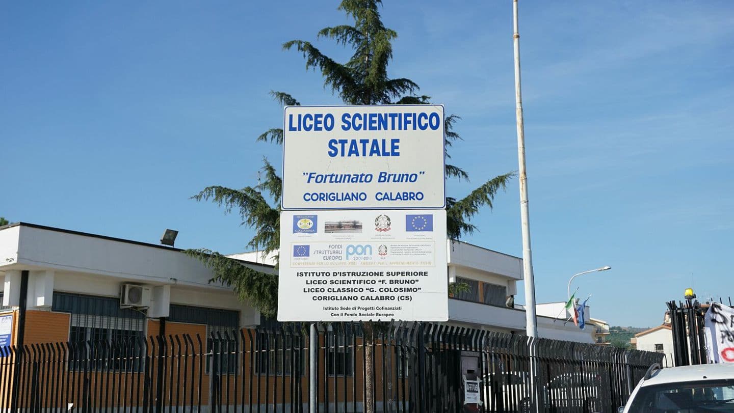 Studenti in esilio da oltre un anno: il Liceo Bruno ancora senza una data di rientro