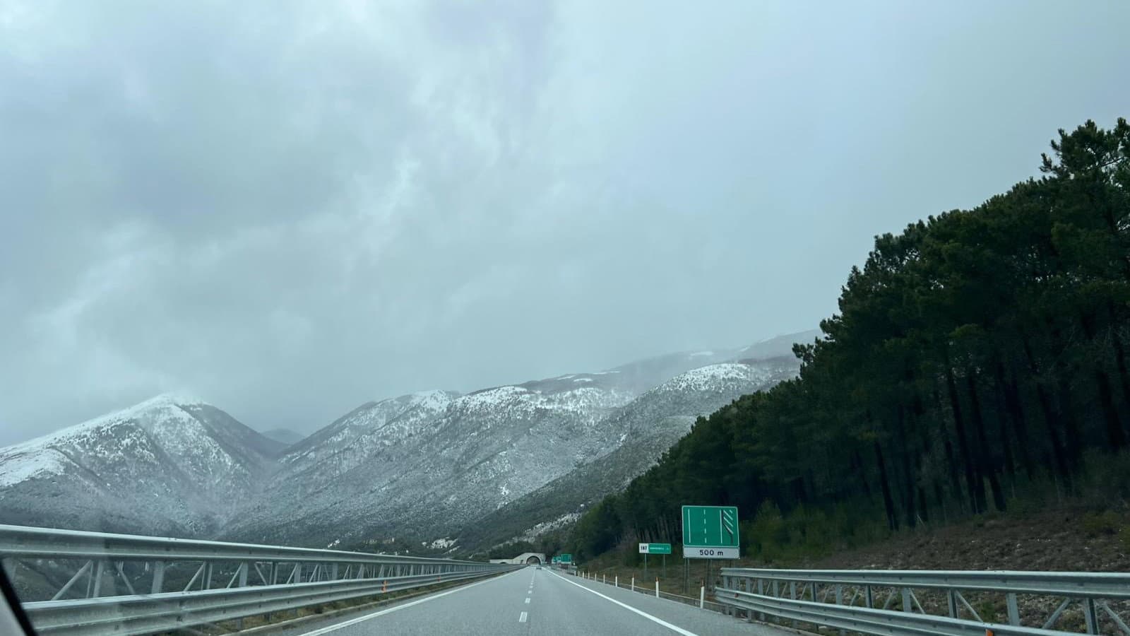 Maltempo in Calabria: vento oltre i 100 km/h, grandine e prime nevicate