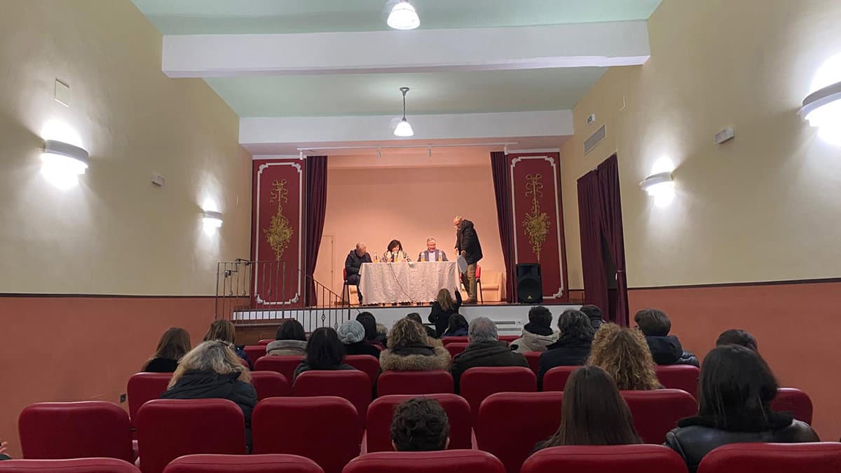 San Demetrio, trovate soluzioni "tampone" per il Liceo Classico: oggi i ragazzi sono rientrati in classe