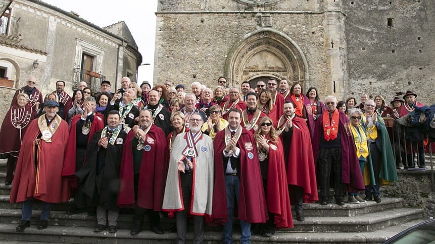 Altomonte, Confraternita degli Zafarani Cruschi: eventi e cibo tradizionale valorizzano il territorio