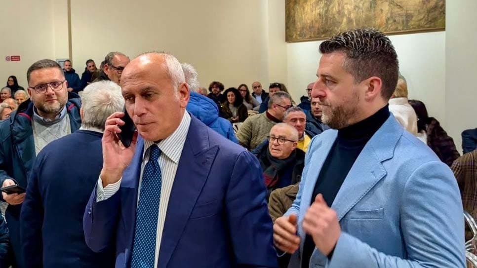 Provinciali, Franz Caruso dà disponibilità, Flavio Stasi vuole condivisione ma il regista è Sandro Principe