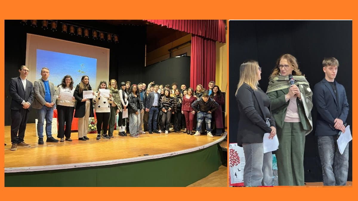 Crosia, al Palateatro Carrisi il concorso “I Care” dell’ITE di Mirto: studenti protagonisti nel ricordo della prof Ferraro