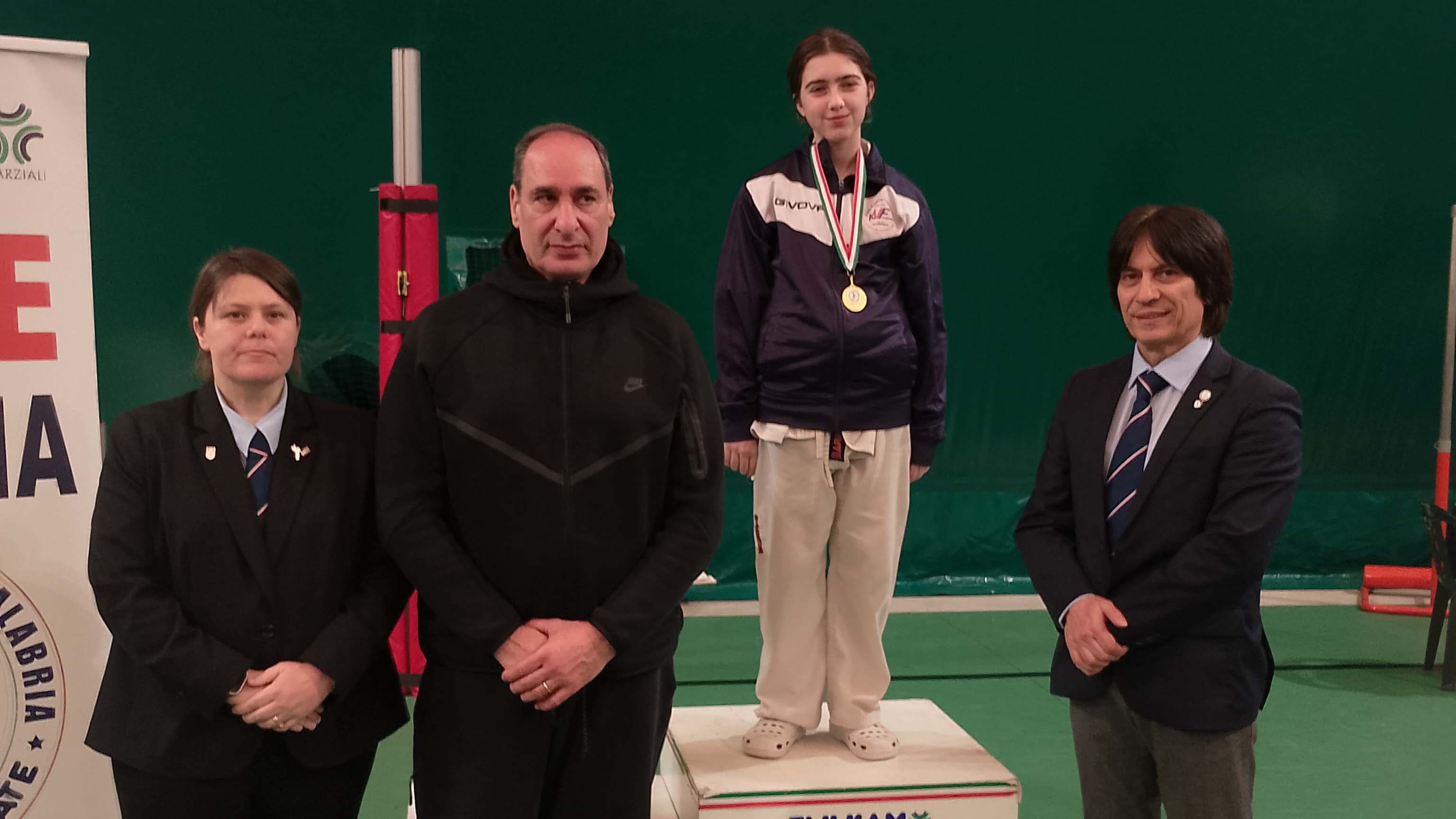 Karate Vincent, oro e futuro: De Simone sul podio, nasce anche un arbitro