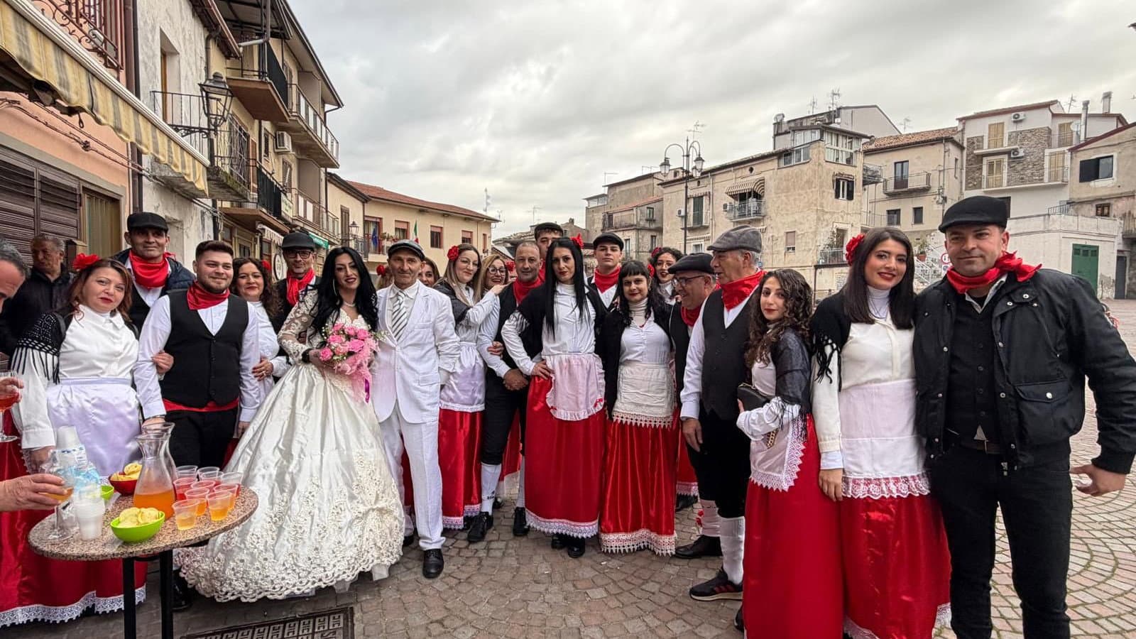 Caloveto, Carnevale 2026: 14 coppie alla quadriglia e boom di presenze nella Valle del Trionto