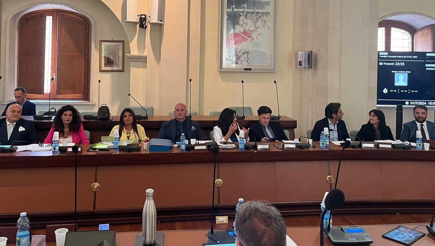 Corigliano-Rossano, scontro politico sul Crati dopo l’esondazione: accuse al sindaco Stasi sulla gestione dei lavori