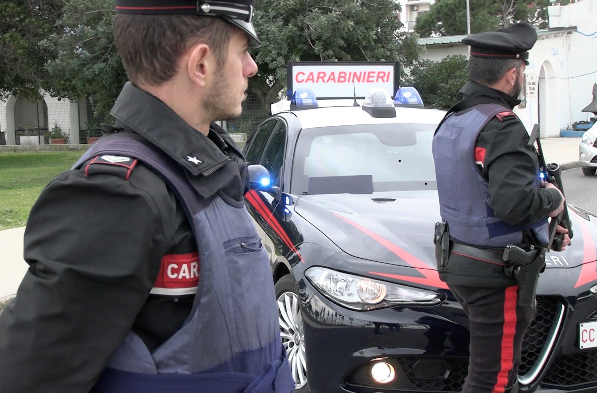 Viaggiava con oltre 100 grammi di cocaina, fermato 35enne lungo la Statale 106
