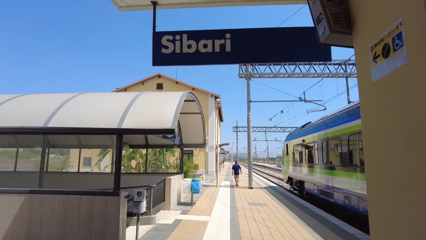 Alto Jonio, appello ai sindaci per il diritto alla mobilità: «Si potenzi la Sibari-Taranto»