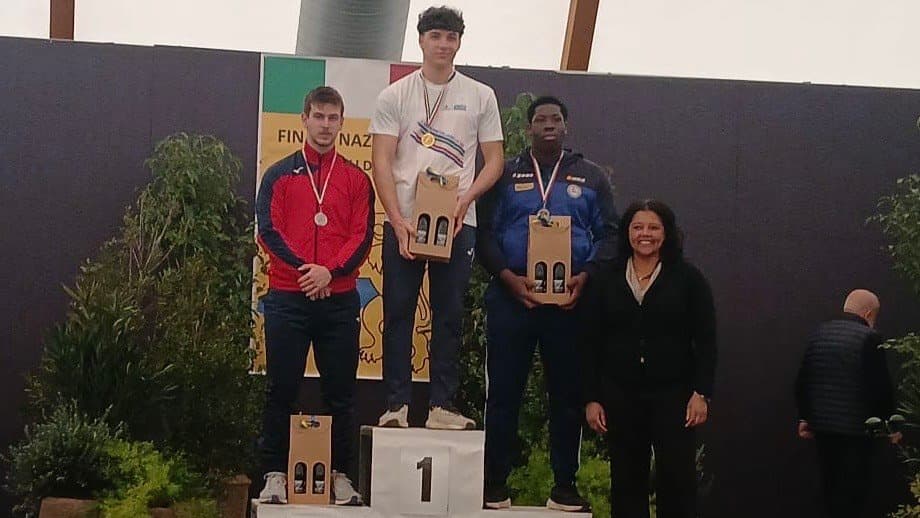 Ancora Jesse John, bronzo da campione: primo Allievo d’Italia nel disco e record regionale abbattuto