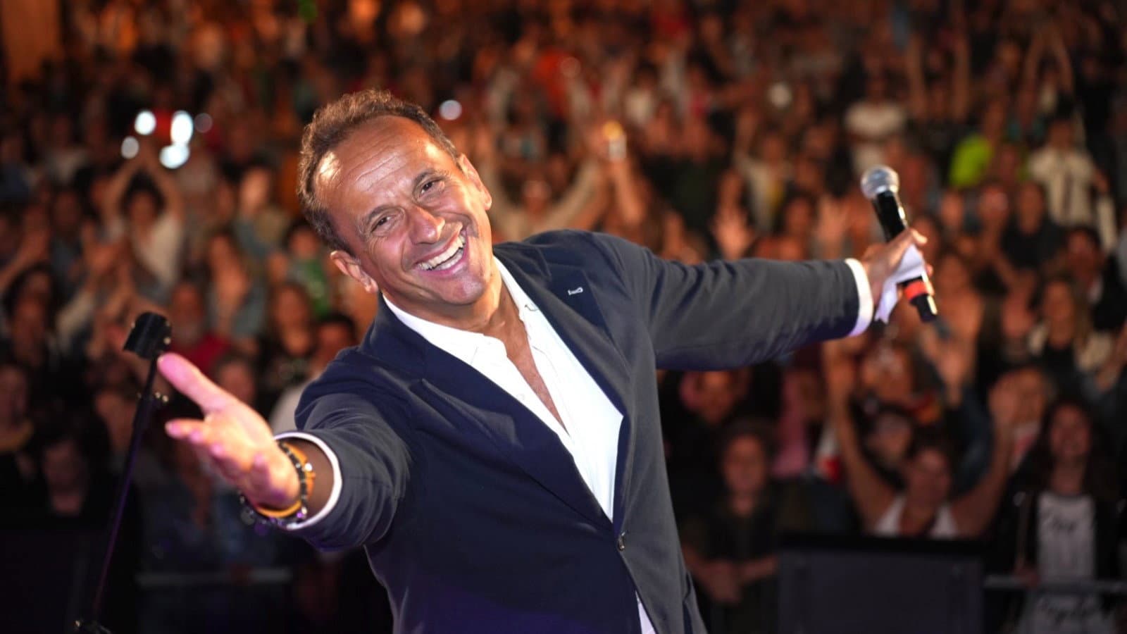 La comicità di Uccio De Santis arriva a Co-Ro con lo spettacolo "Scusi, per Hollywood?"