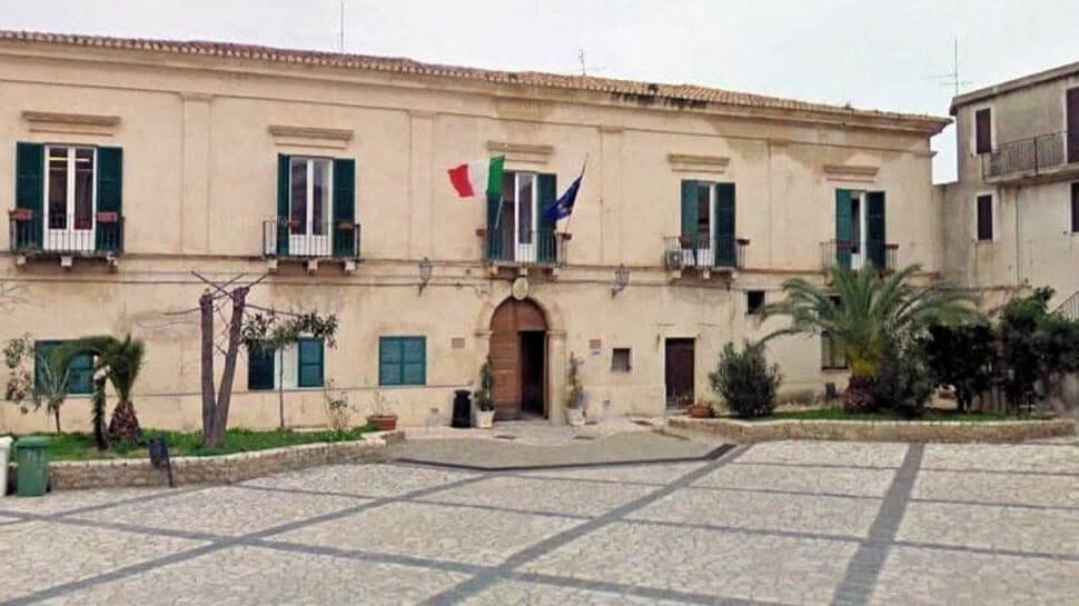 Cariati, emergenza idrica senza fine: ordinanze ancora in vigore e acqua torbida nelle case