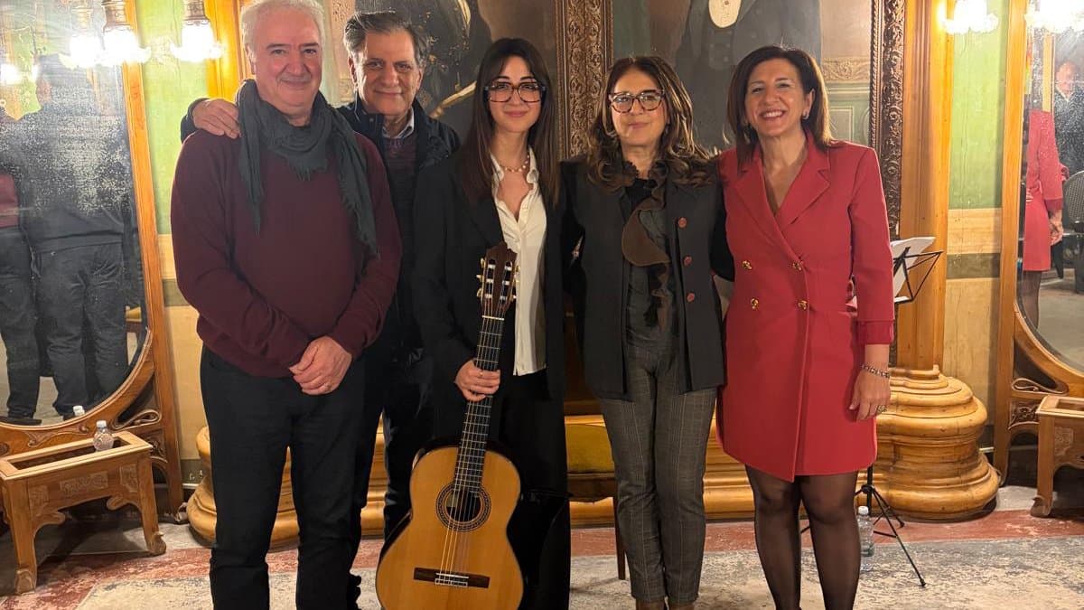 Villapiana, “Pollino in Classica” celebra le donne: Giuliana Catania incanta Palazzo dell’Americano