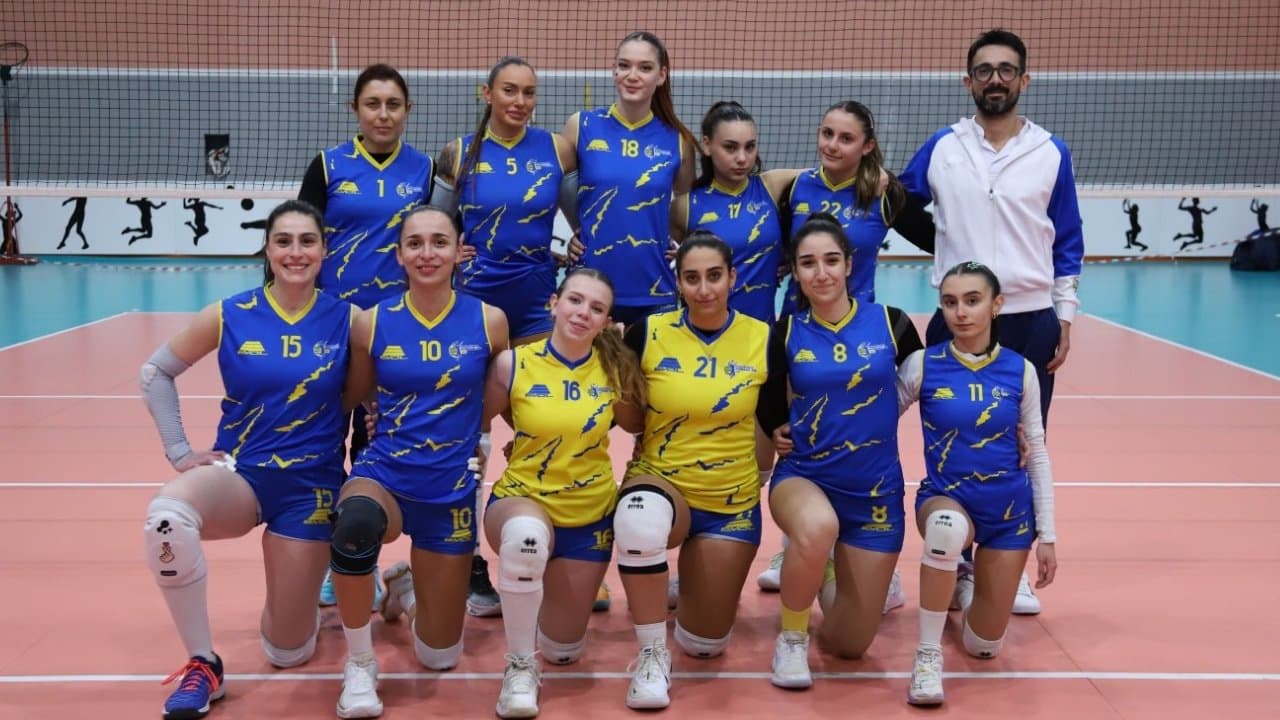 Pallavolo Rossano travolge Cutro e vola in finale di Coppa Calabria