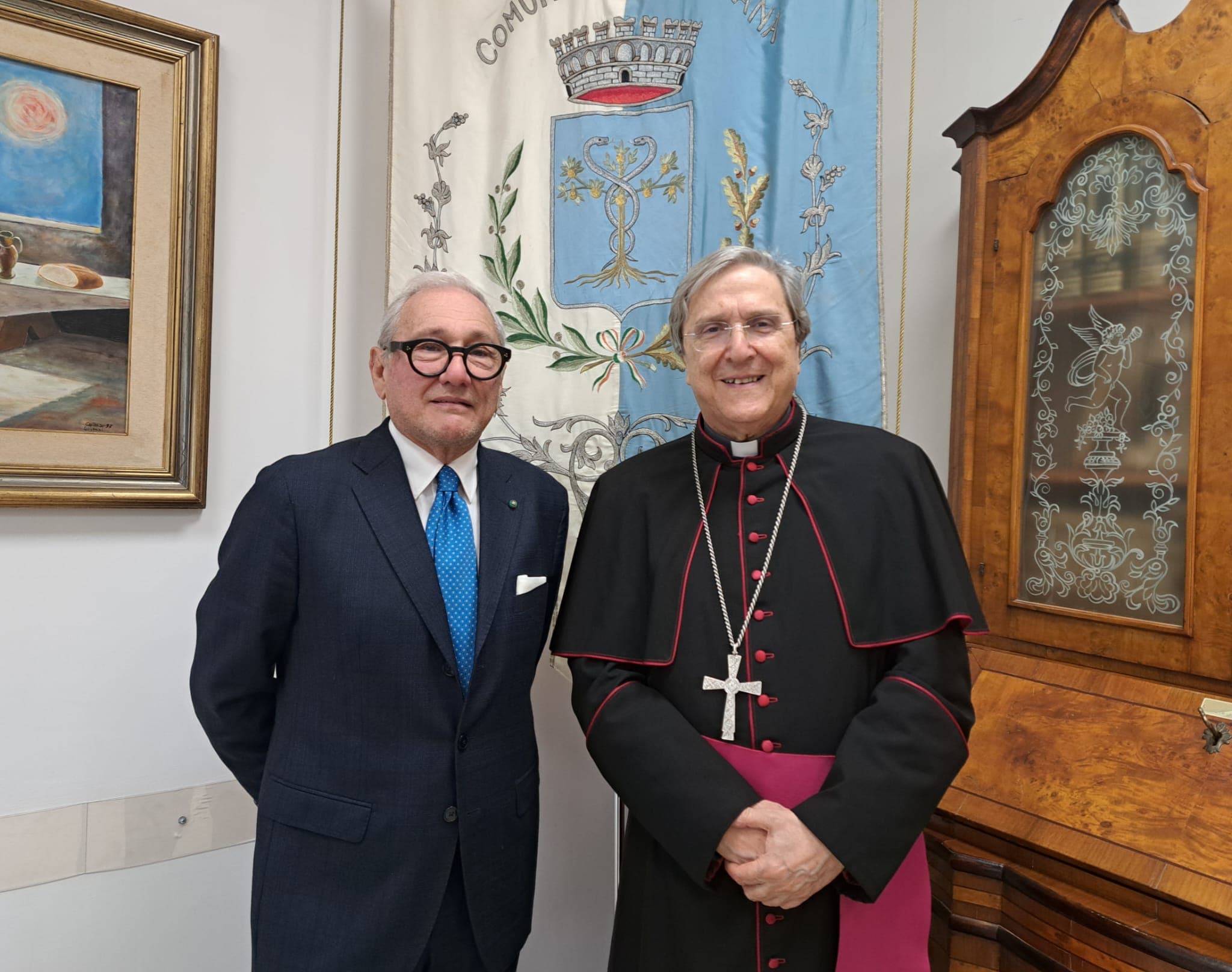 Visita pastorale nell’Alto Jonio, mons. Savino fa tappa a Villapiana e incontra il commissario Gentile