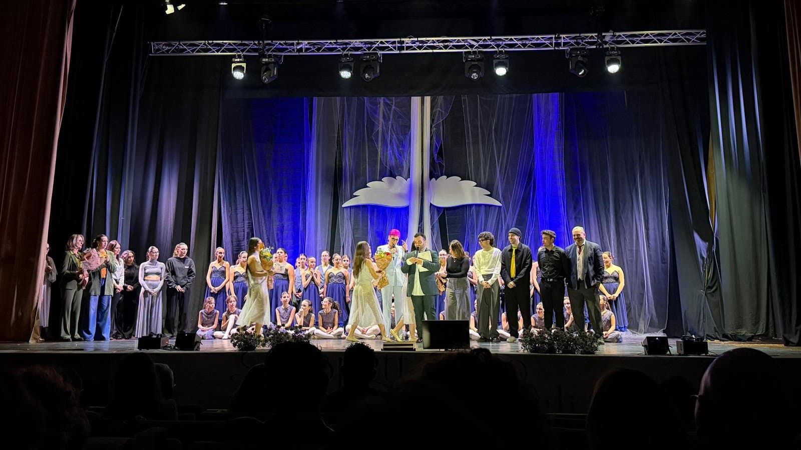 Successo per “Lo spettacolo degli Angeli”: arte e solidarietà conquistano il Teatro Metropol