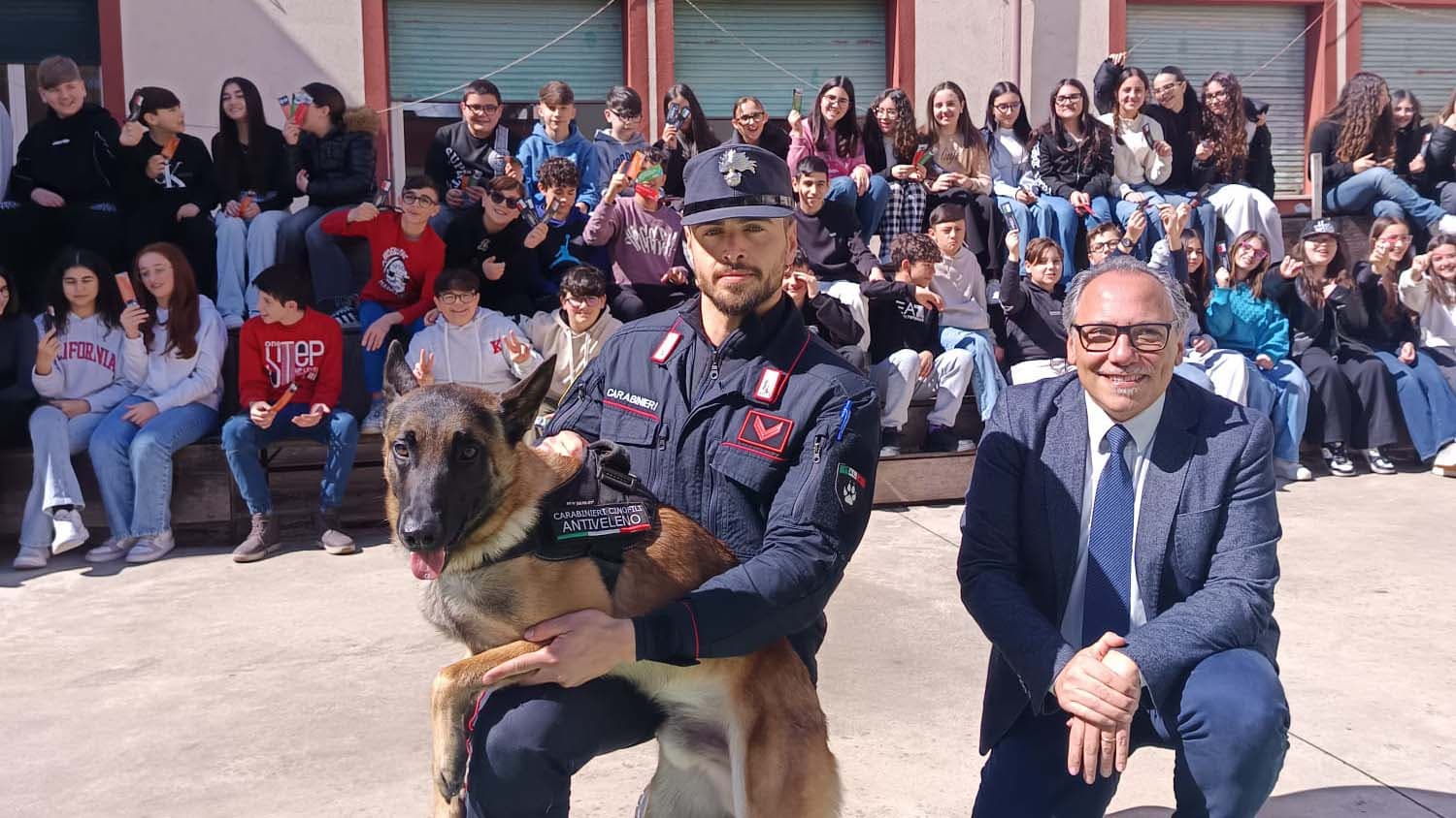 Festival della Legalità, a scuola arriva Fenrir: il cane antiveleno dei Carabinieri Forestali