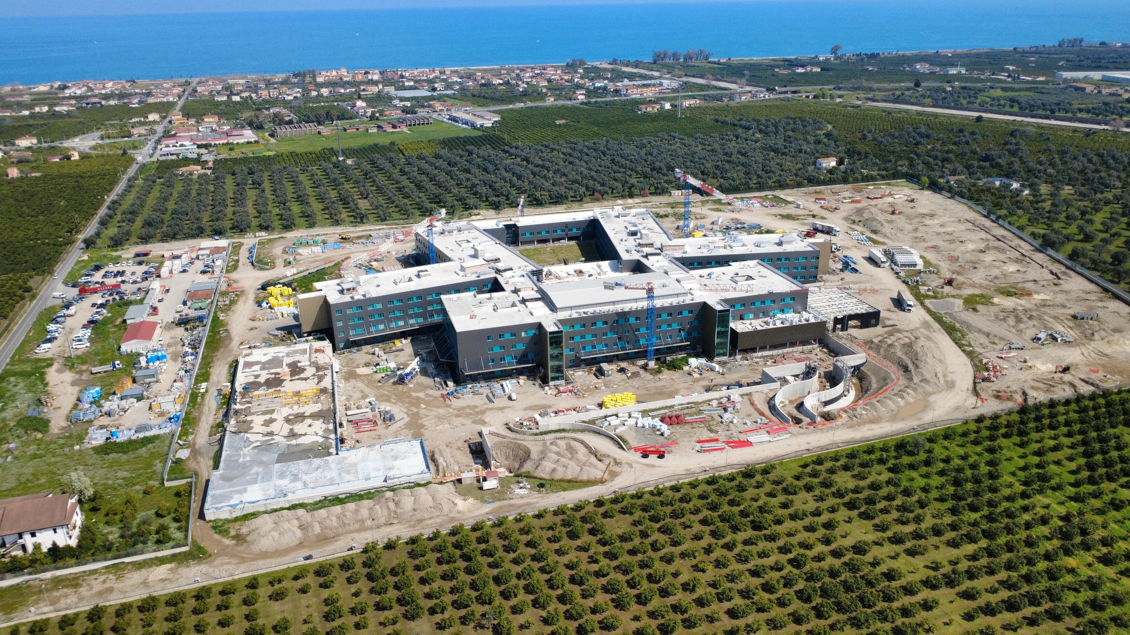 Ospedale Sibaritide, il rebus del 68%: cantieri avanti ma i numeri non tornano