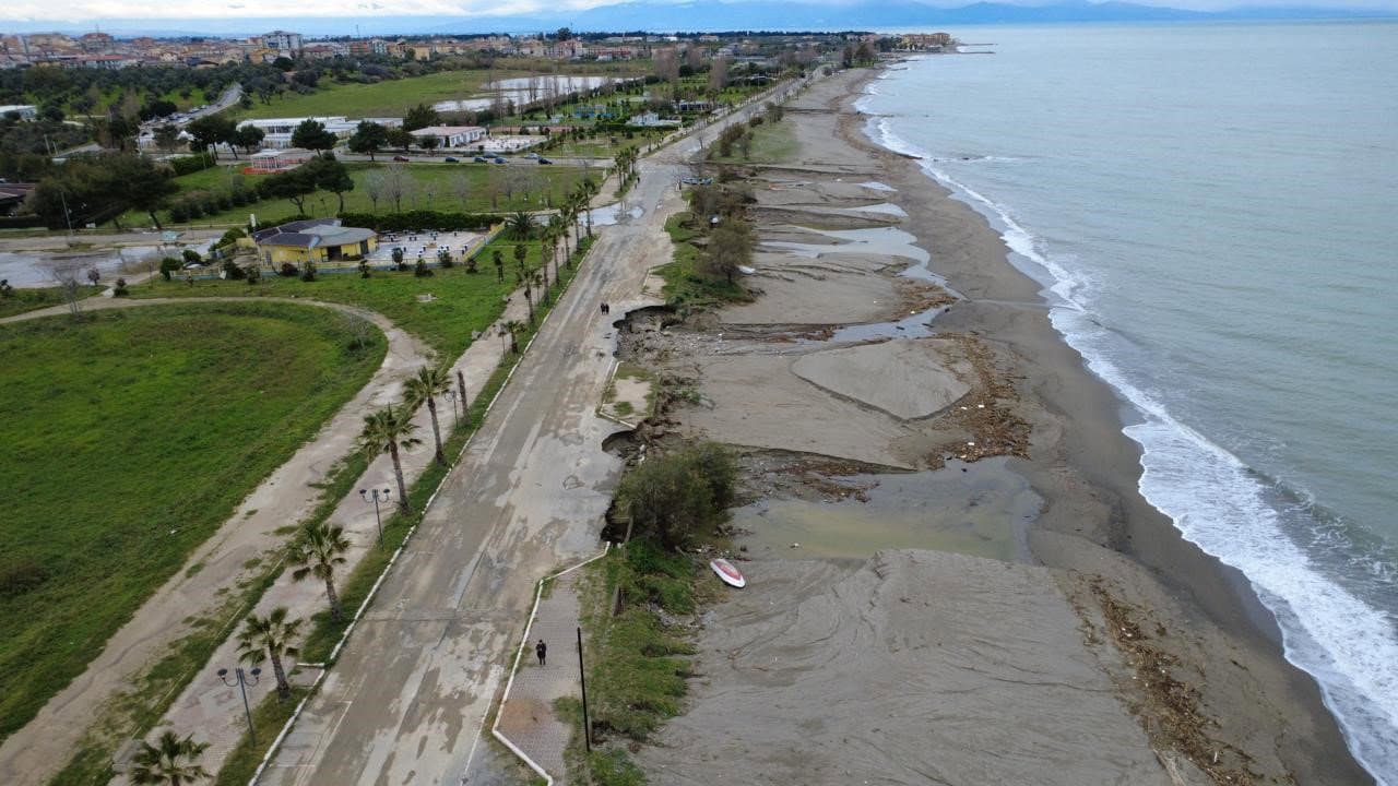 Crosia, ciclone Jolina: la sindaca emana l'ordinanza di chiusura del lungomare