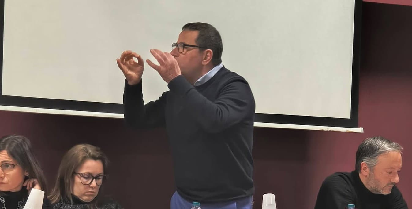 Longobucco, la Minoranza: «La politica della vendetta», attacco alla Giunta Pirillo