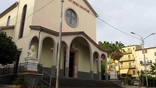 Mirto Crosia, la fede si fa teatro: “Arde il Cuore, Splende la Croce” accende la comunità