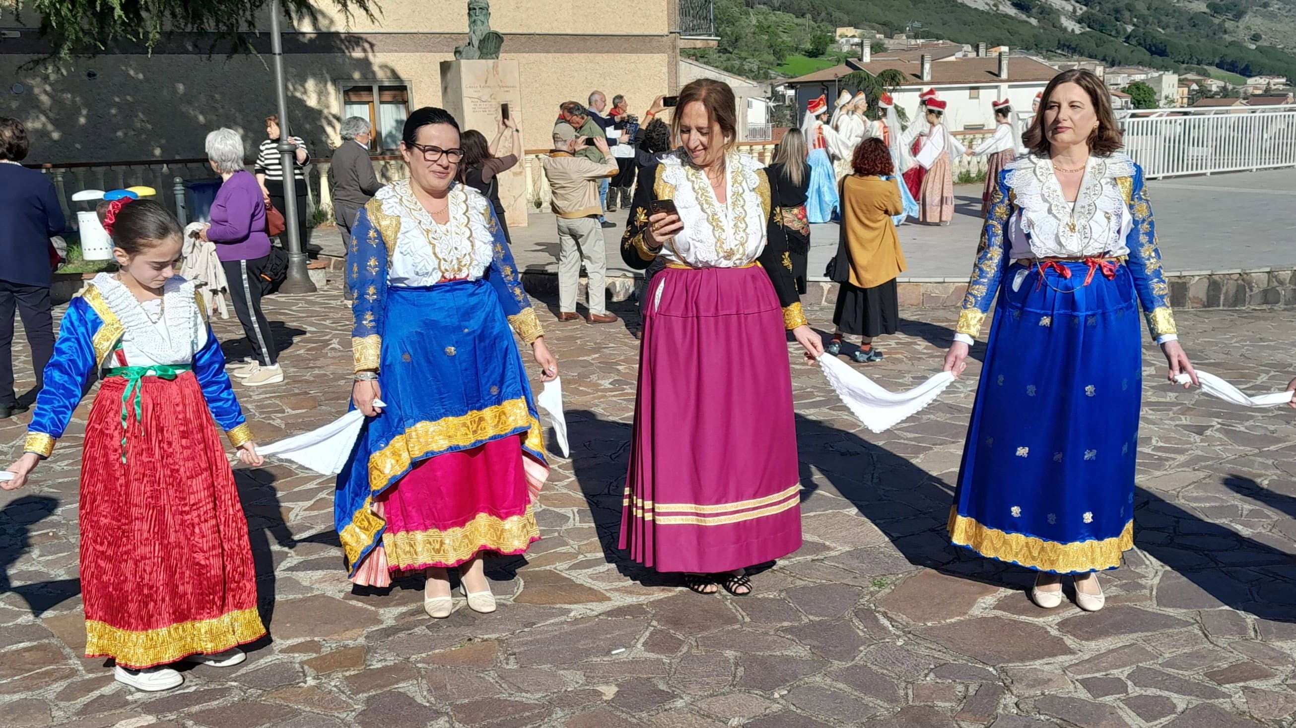 Frascineto, Festa delle Vallje: danze arbëreshe e partecipazione da tutta la Sibaritide