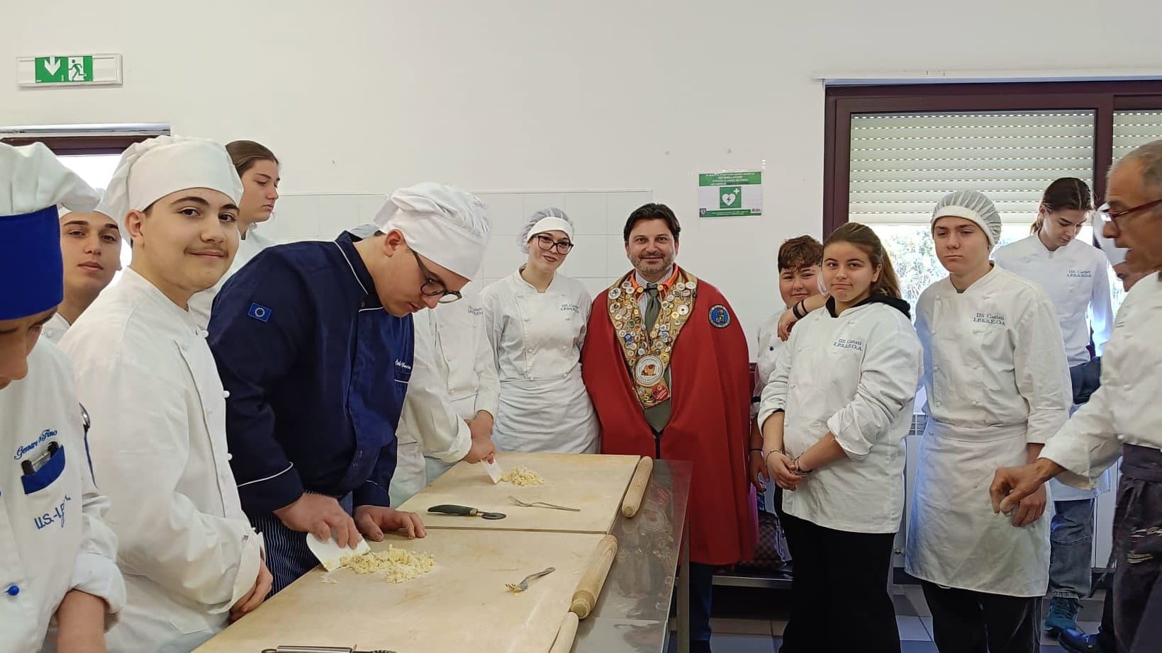 Sapori di un tempo, la Confraternita della Pignata incontra gli studenti dell'Alberghiero di Cariati
