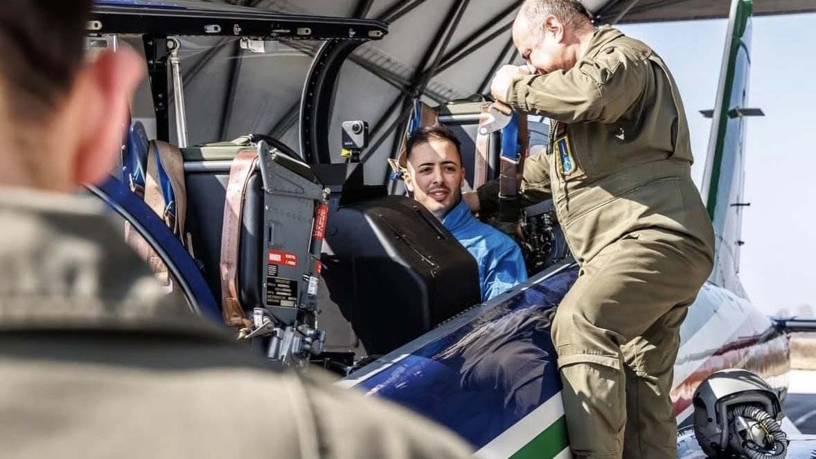 Antonio Fuoco vola con le Frecce Tricolori: il Campione di Cariati nella élite del Mondo