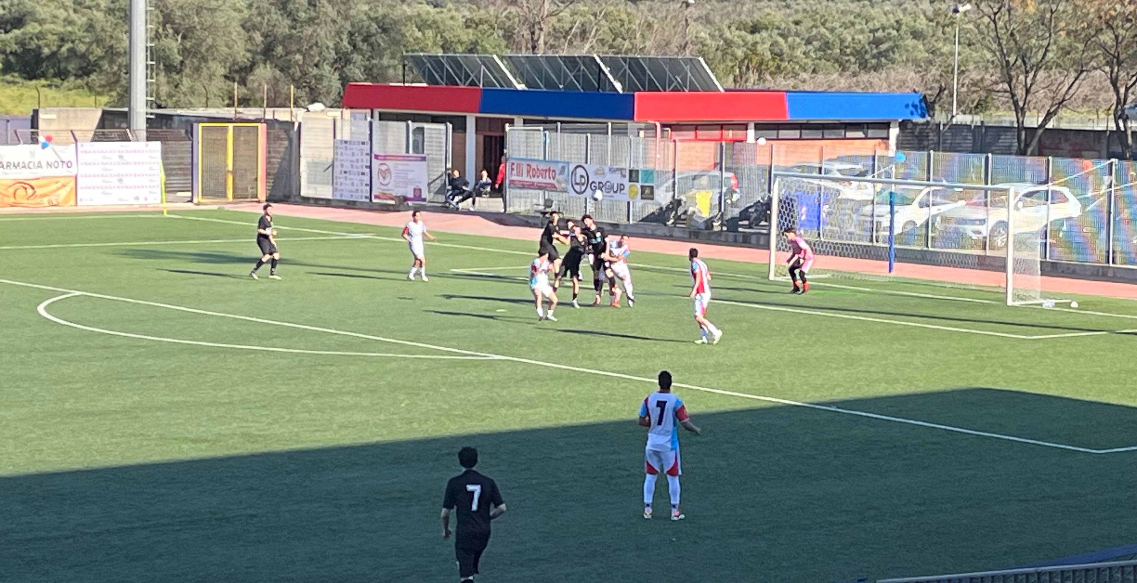 Themesen vince il derby e rilancia la corsa play-off: 2-1 al Città di Corigliano Rossano