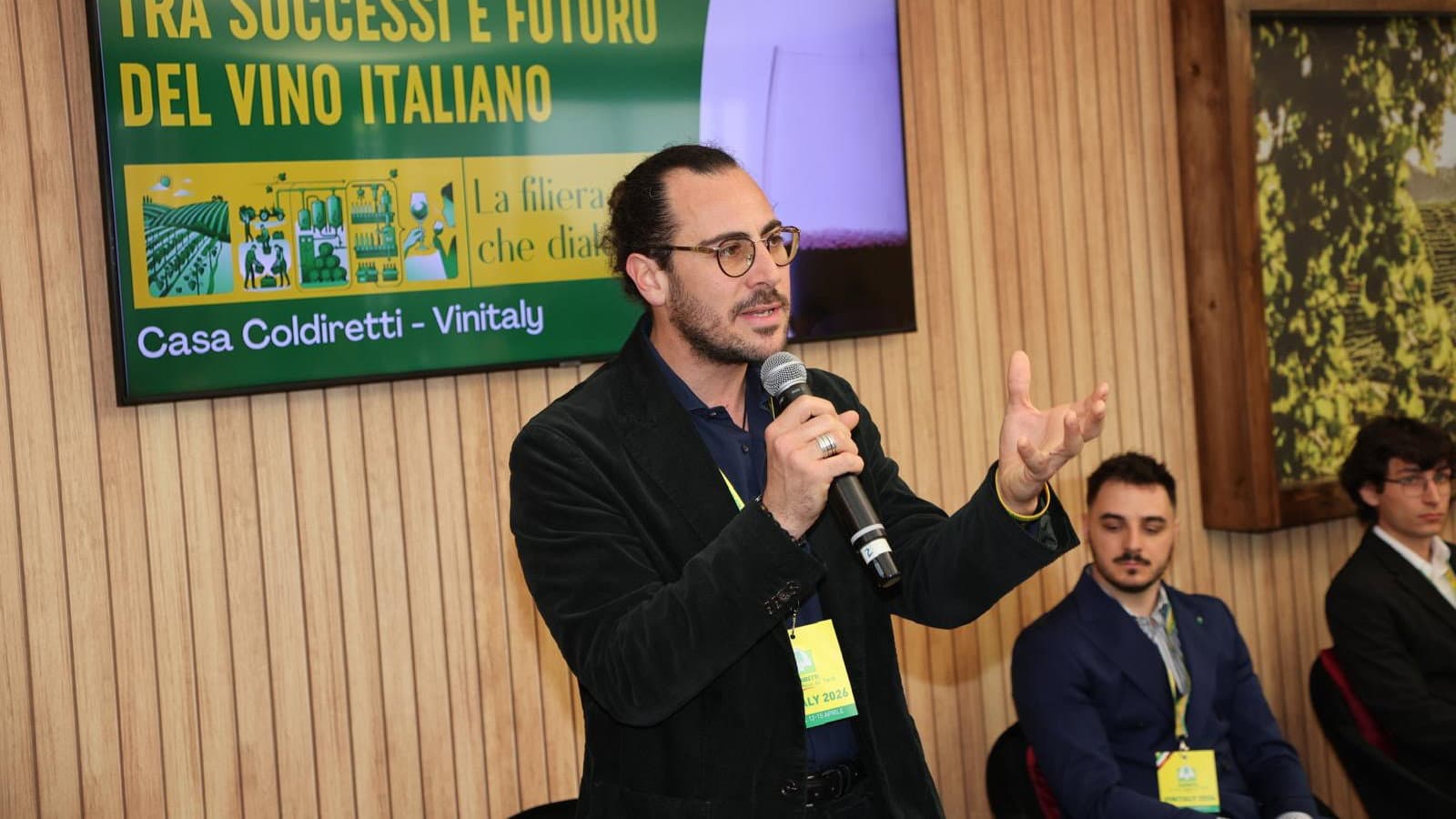 Vinitaly, Parisi (Coldiretti Giovani): “Meno burocrazia e più credito per sostenere il vino dei territori”