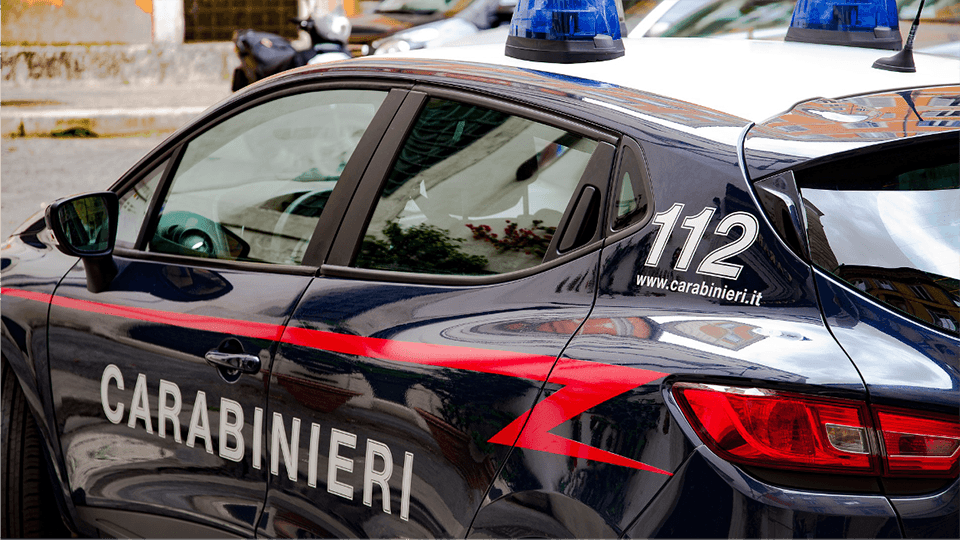 Corigliano-Rossano, armi clandestine e cocaina: arrestato 48enne, sequestrato arsenale pronto all’uso