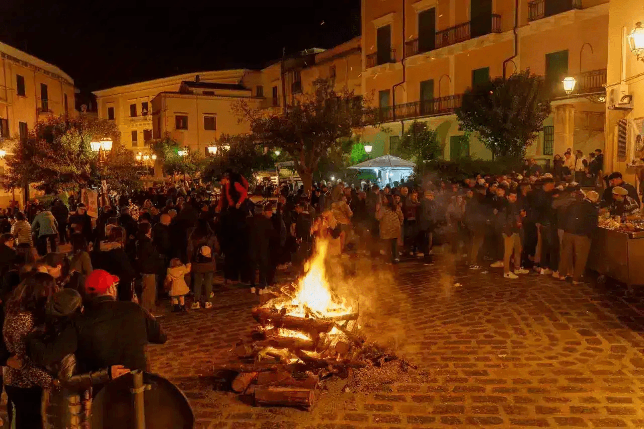 Corigliano-Rossano si prepara a celebrare i Fuochi di San Marco tra memoria, fede e tradizione