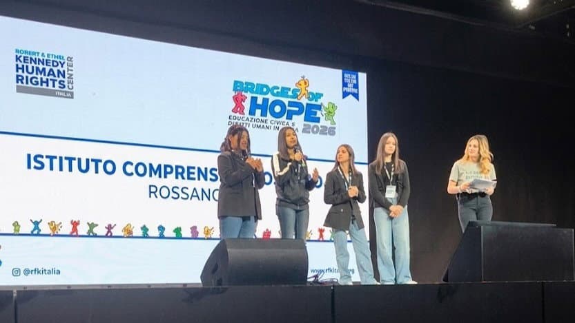 L'IC Rossano 1 protagonista a Torino sul palco di "Bridges of Hope" con Kerry Kennedy