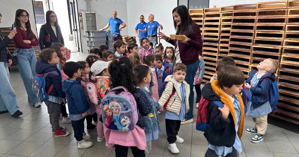 Identità, i bambini del Magnolia alla scoperta della liquirizia Amarelli e dei Mid