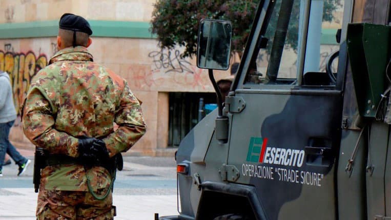 Sicurezza, militarizzare la città? No. «L'Esercito va messo nei cantieri»