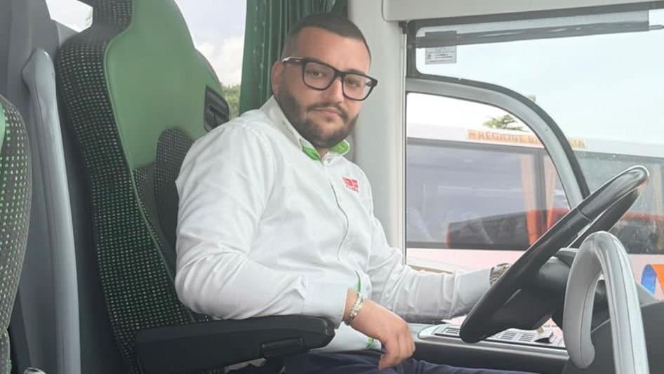 È di Corigliano-Rossano l'autista FlixBus più giovane d'Italia