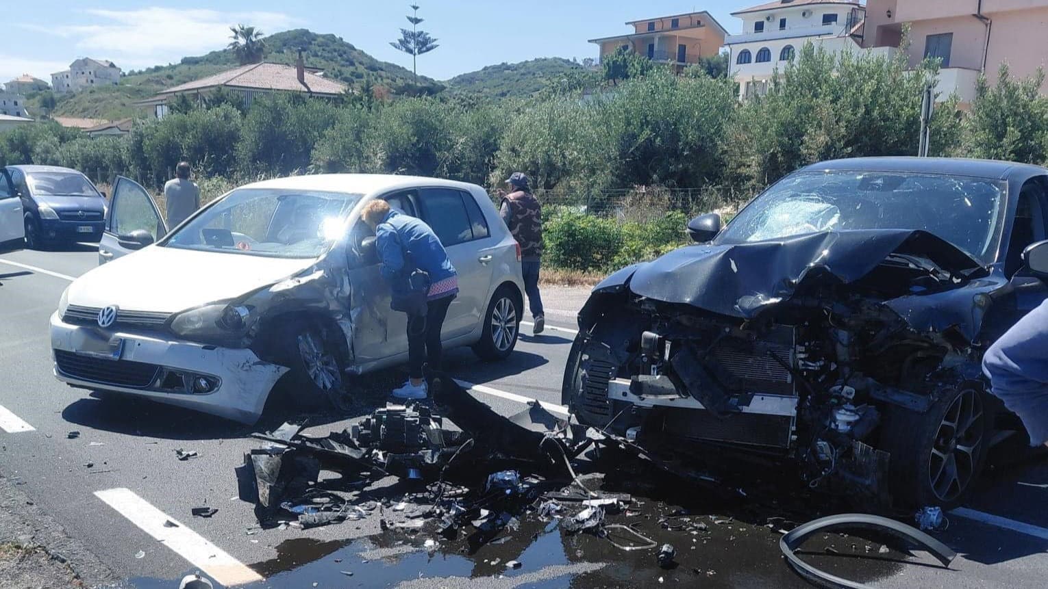 Incidente sulla Statale 106 a Mandatoriccio: coinvolte due auto