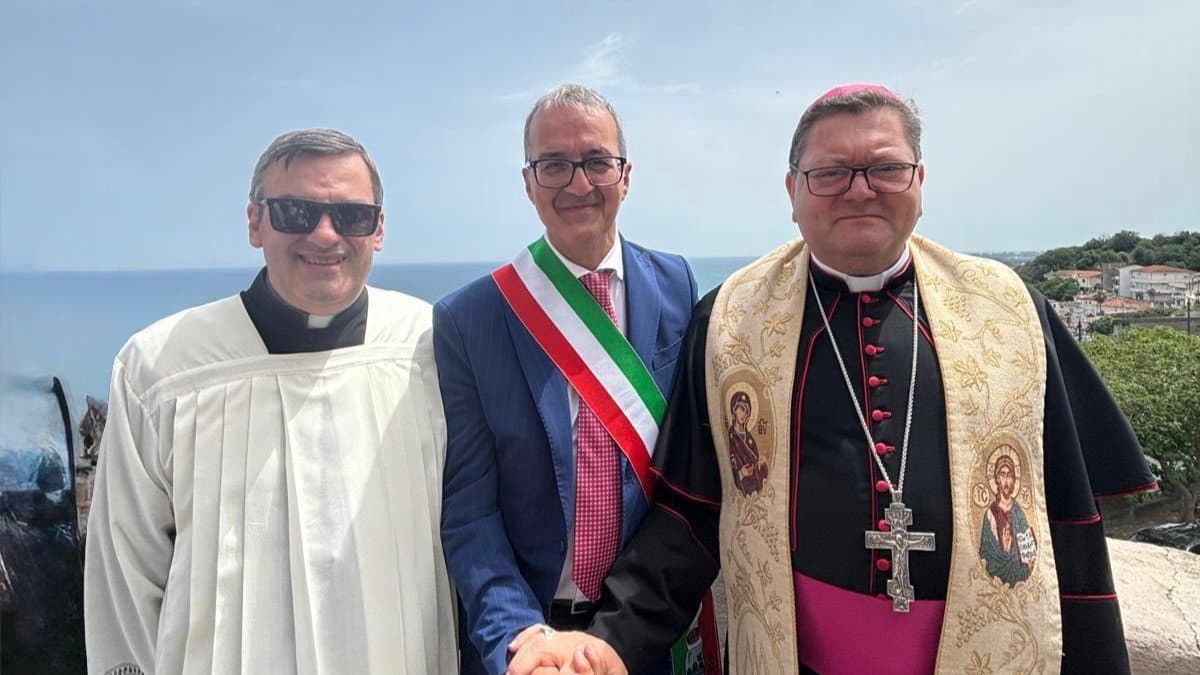 Cariati celebra Monsignor Aloise: gli auguri dell’Amministrazione per i 4 anni dalla consacrazione episcopale