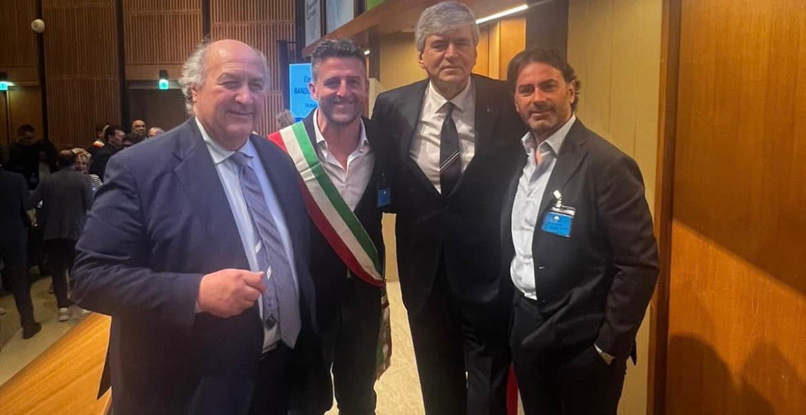 Corigliano-Rossano raddoppia: due Bandiere Blu 2026 per il mare della città