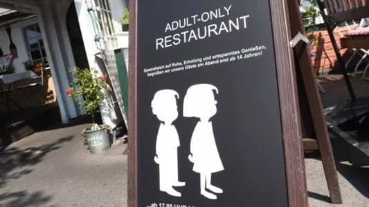 Co-Ro, Renzo contro i locali child free: «Servono adulti che educhino i figli»